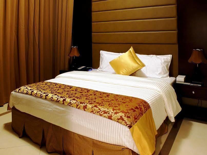 Paragon Aparthotel 3*